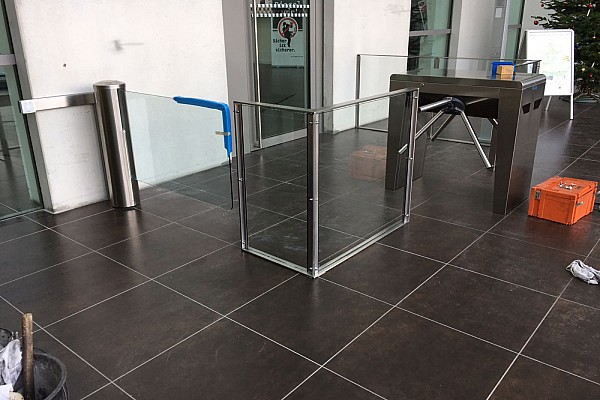 Zäune und Absperrungen