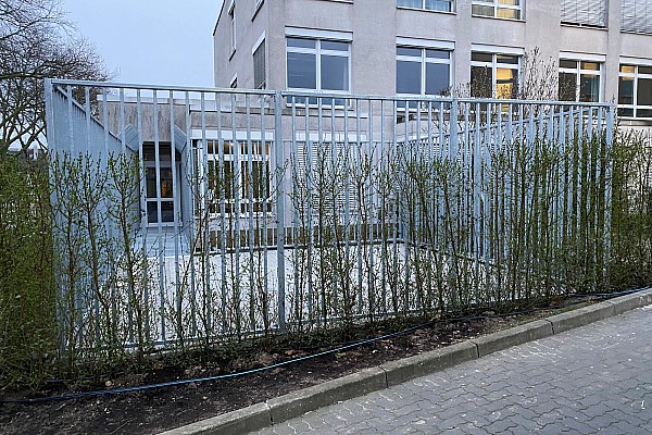 Zäune und Absperrungen