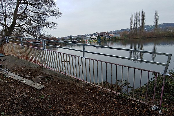 Zäune und Absperrungen