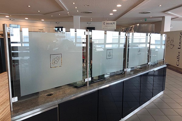 Zäune und Absperrungen